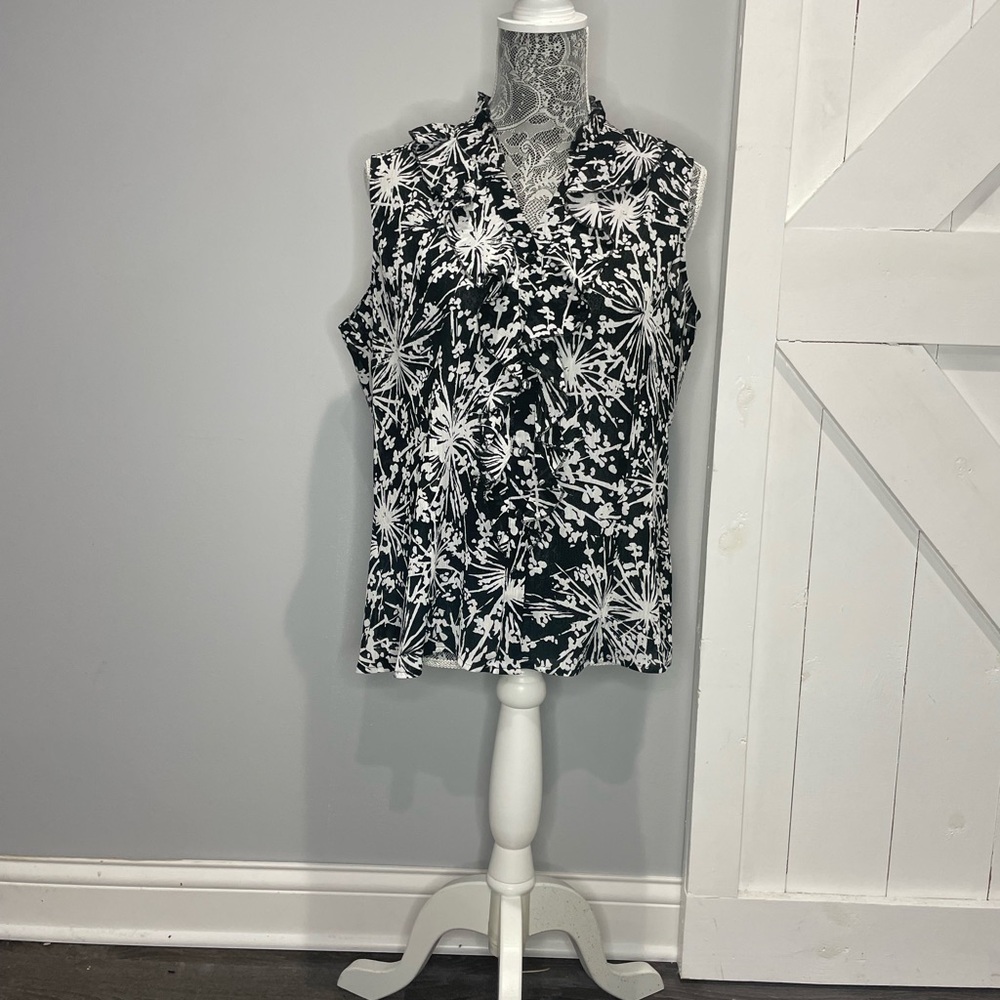 Relativity Black and White Buttoned Blouse with Mandarin Collar
